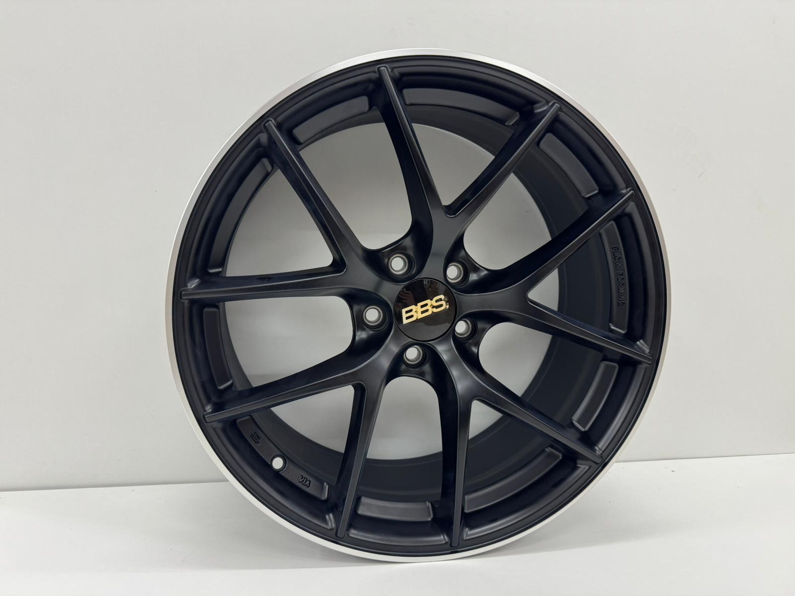 R889 R18 18X8.0 5x112